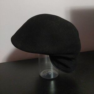 Mantles large wool cap